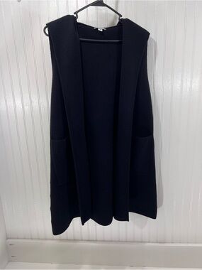 Crosstree Lane Black Hooded Open-Front Sleeveless Sweater Vest Cape M